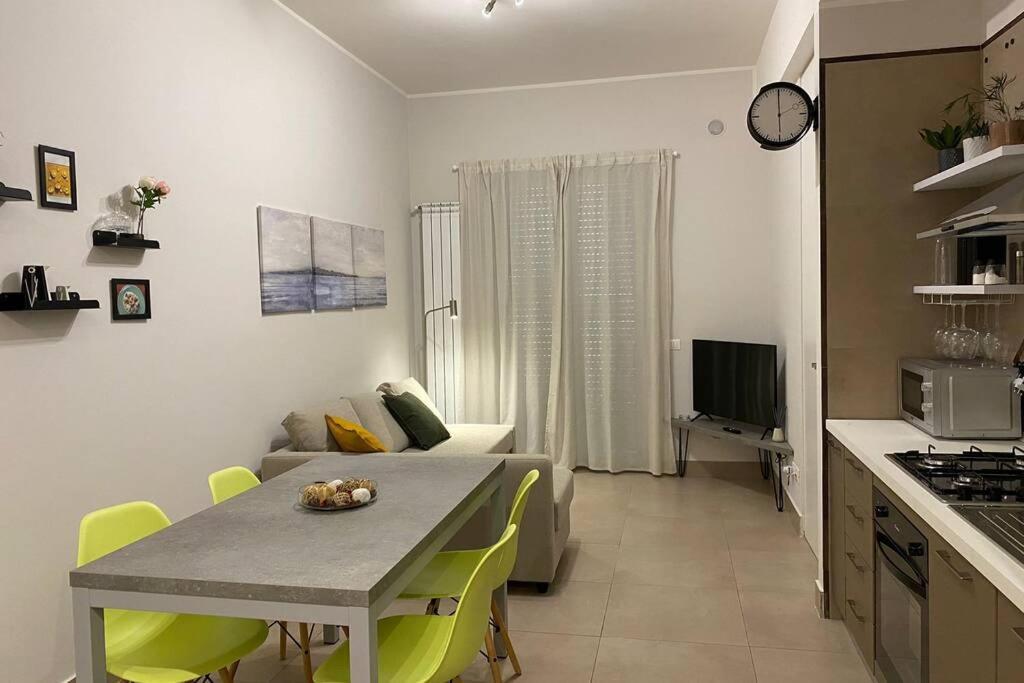 B&B Piano1 Interno5 - Accogliente E Moderno Bilocale Vicino Al Centro Σαλέρνο Εξωτερικό φωτογραφία