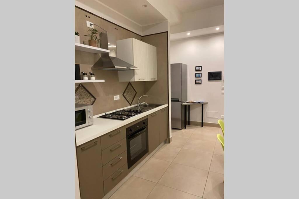 B&B Piano1 Interno5 - Accogliente E Moderno Bilocale Vicino Al Centro Σαλέρνο Εξωτερικό φωτογραφία