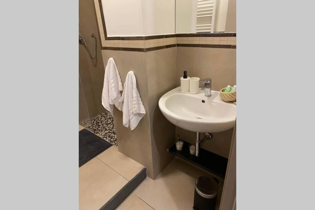 B&B Piano1 Interno5 - Accogliente E Moderno Bilocale Vicino Al Centro Σαλέρνο Εξωτερικό φωτογραφία